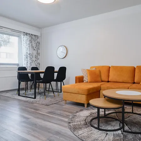 Pondside Flat By Lapland Host