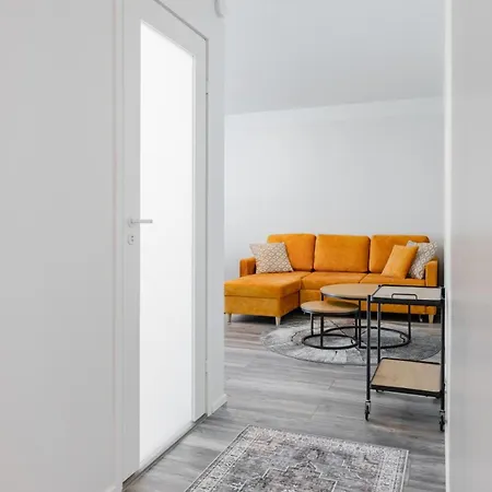 Pondside Flat By Lapland Host *